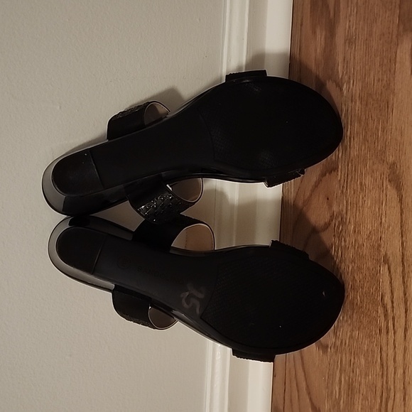 EUC Bandolino sandals. - Picture 3 of 6